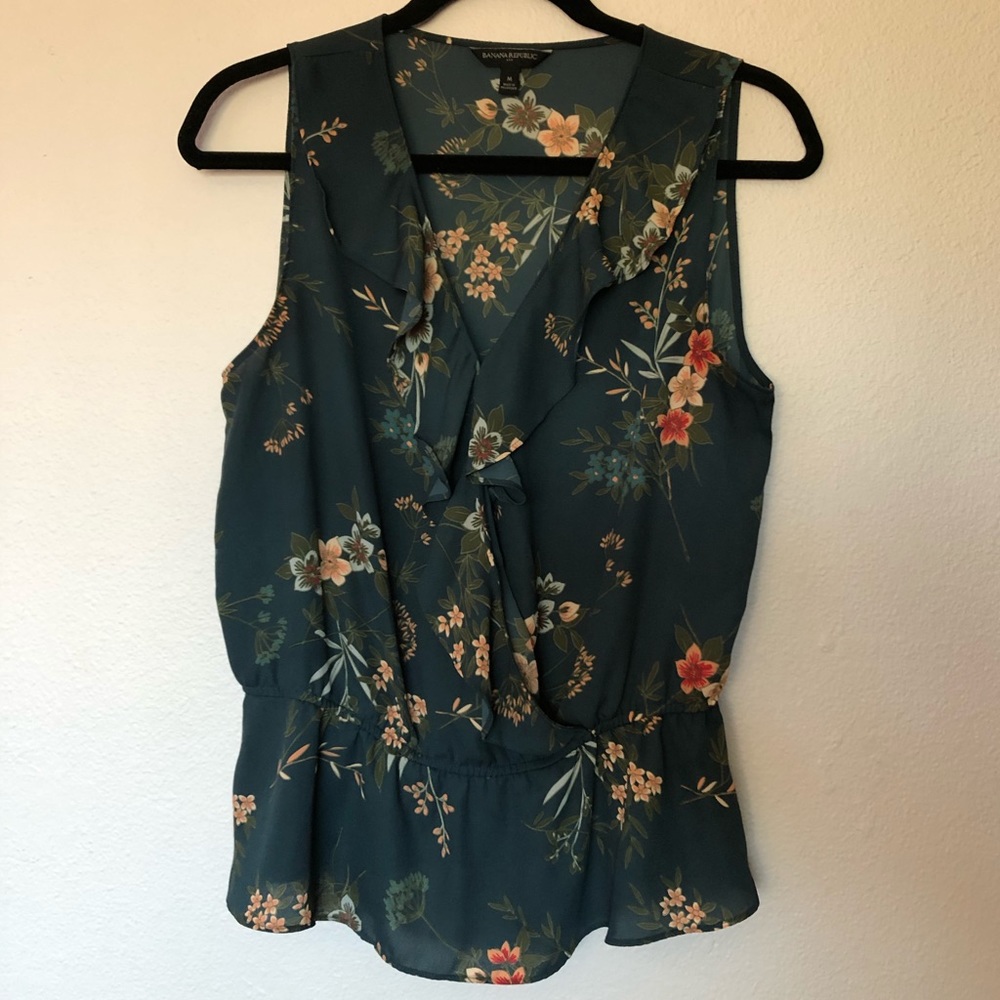 💕 Banana Republic Floral Tank Top